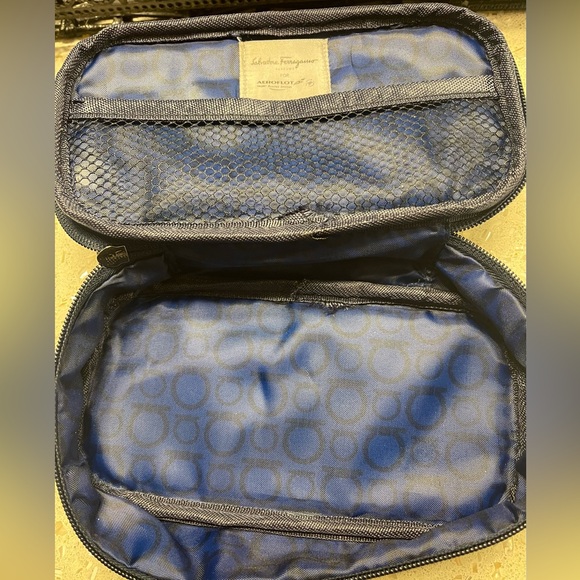 Salvatore Ferragamo Toiletries Bag Blue - Picture 3 of 5